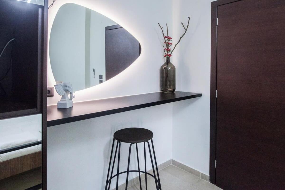 Beautiful Elegant Apartment Next To Monastiraki Атина Екстериор снимка