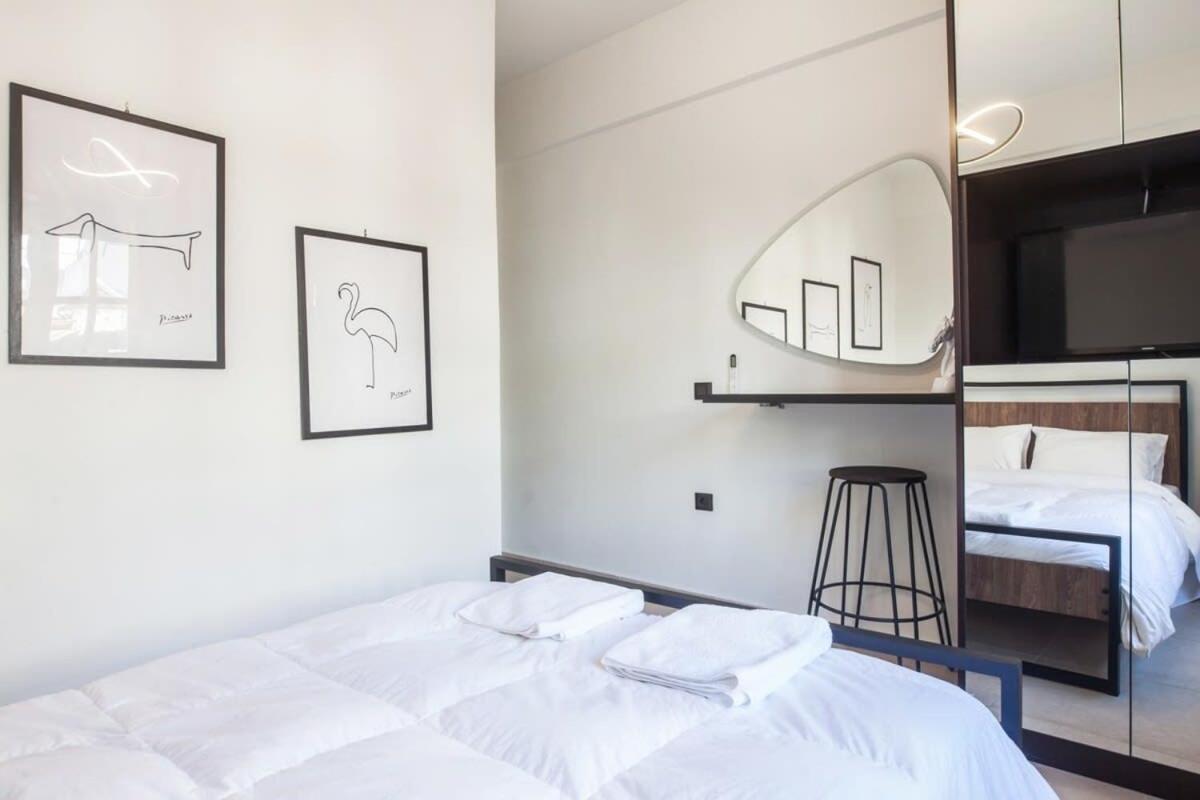 Beautiful Elegant Apartment Next To Monastiraki Атина Екстериор снимка