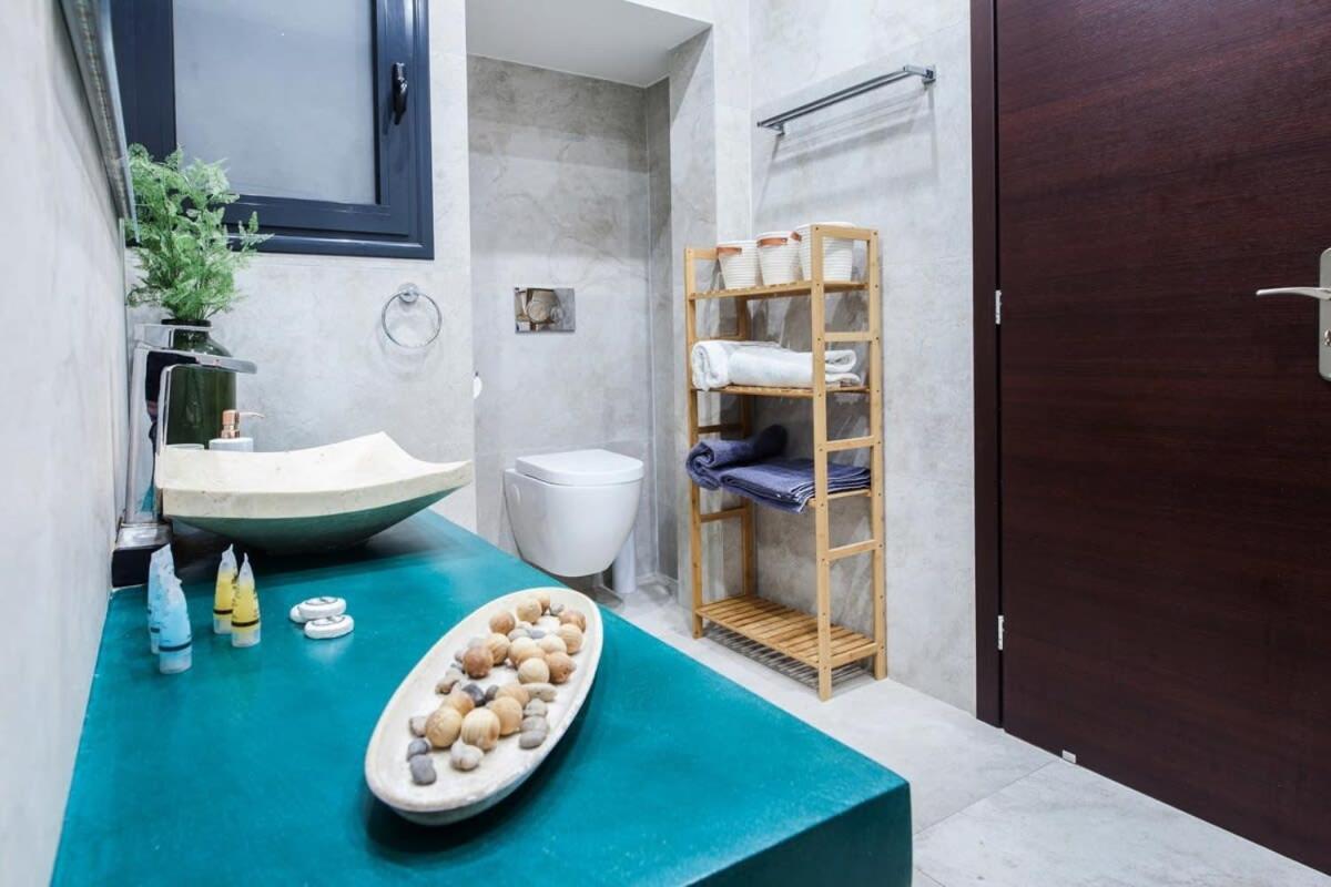 Beautiful Elegant Apartment Next To Monastiraki Атина Екстериор снимка