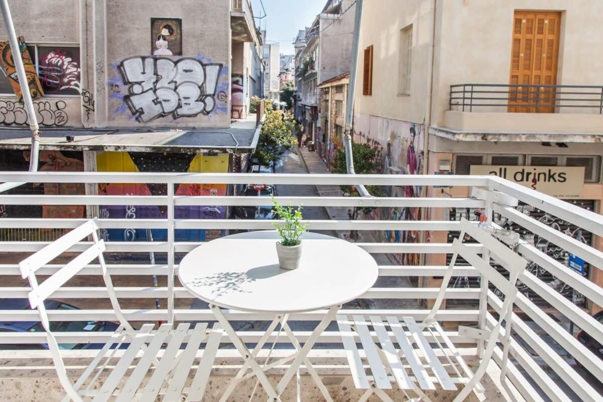 Beautiful Elegant Apartment Next To Monastiraki Атина Екстериор снимка